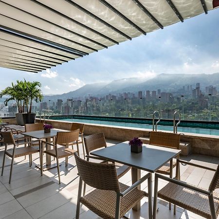 Hotel York Luxury Suites Medellin By Preferred Экстерьер фото The rooftop pool at the hotel