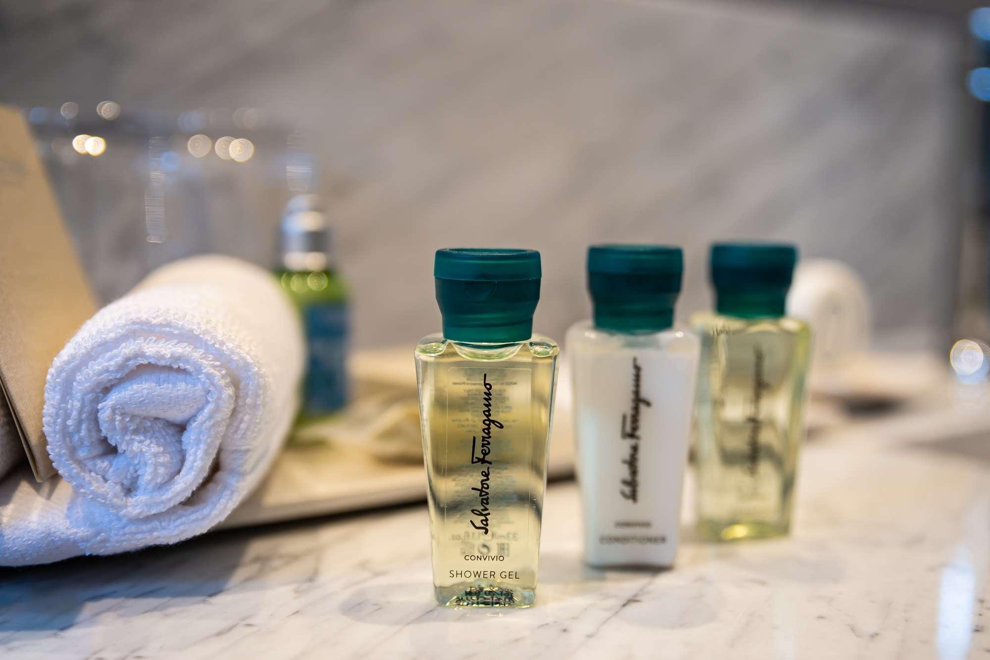 Hotel York Luxury Suites Medellin By Preferred Экстерьер фото Salvatore Ferragamo amenities