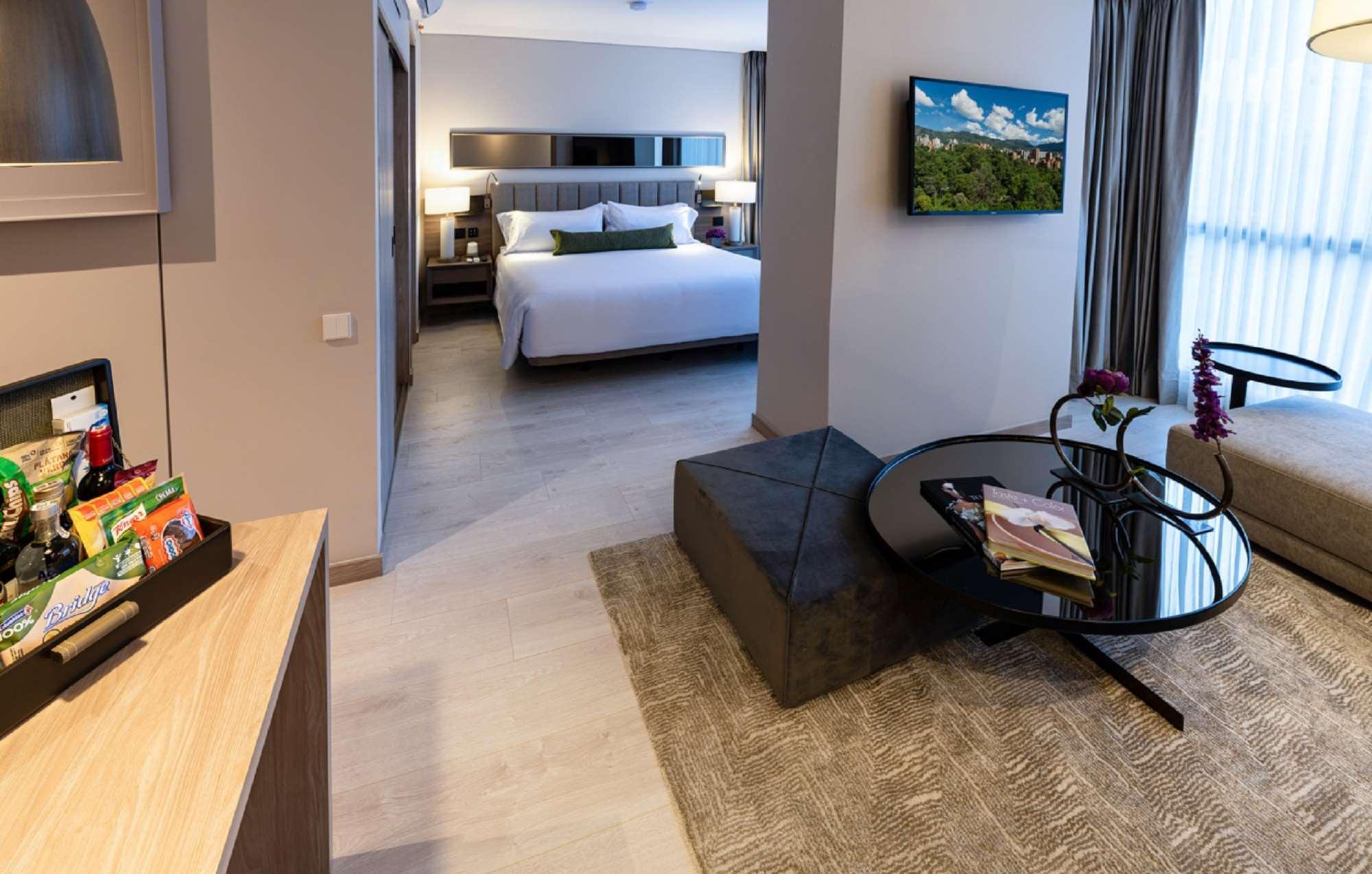 Hotel York Luxury Suites Medellin By Preferred Экстерьер фото A suite at the hotel