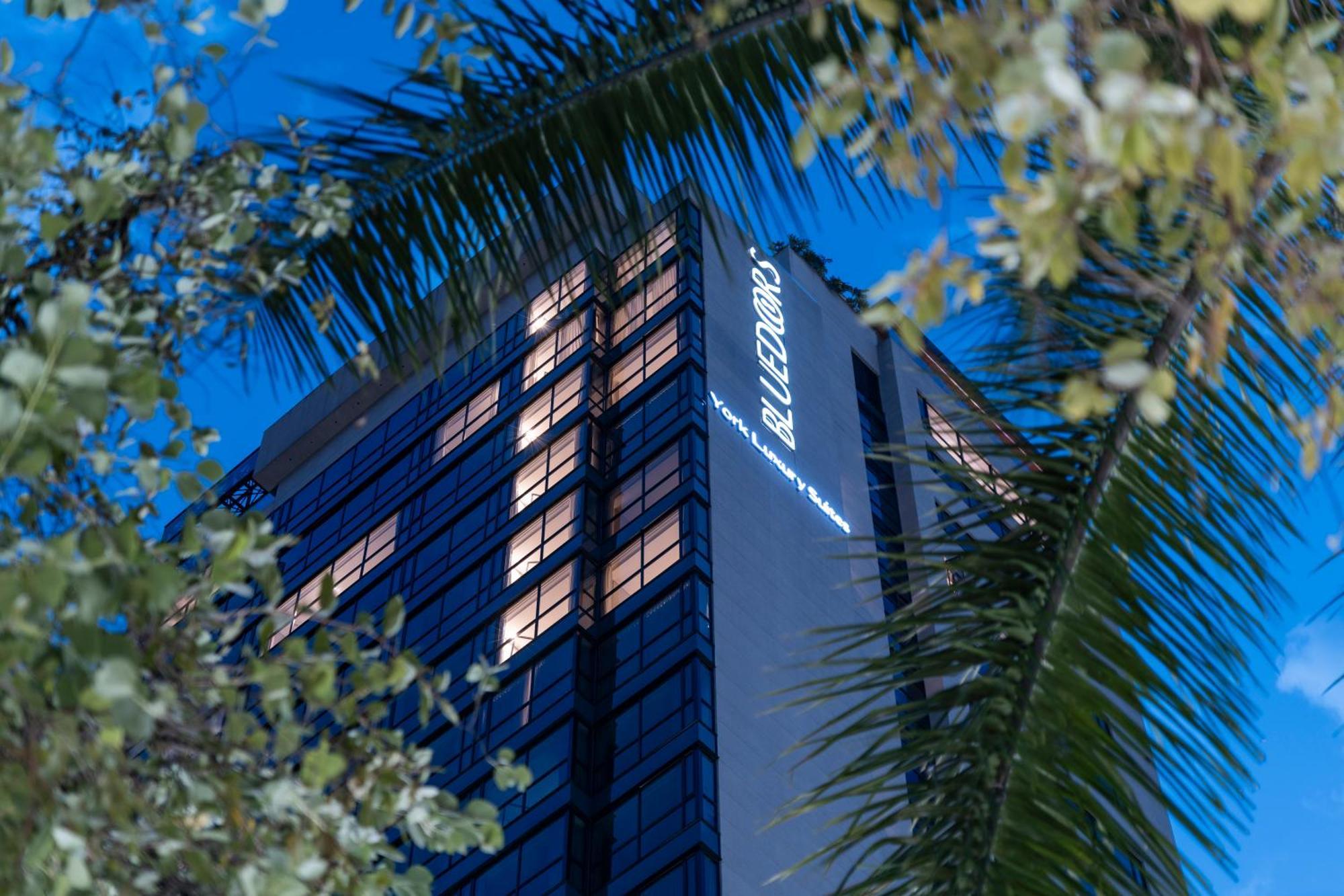 Hotel York Luxury Suites Medellin By Preferred Экстерьер фото The Icon