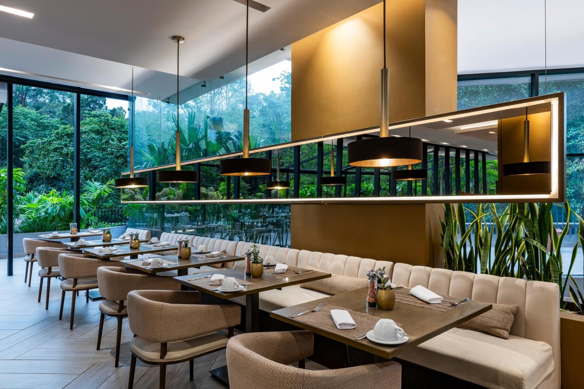 Hotel York Luxury Suites Medellin By Preferred Экстерьер фото Restaurant
