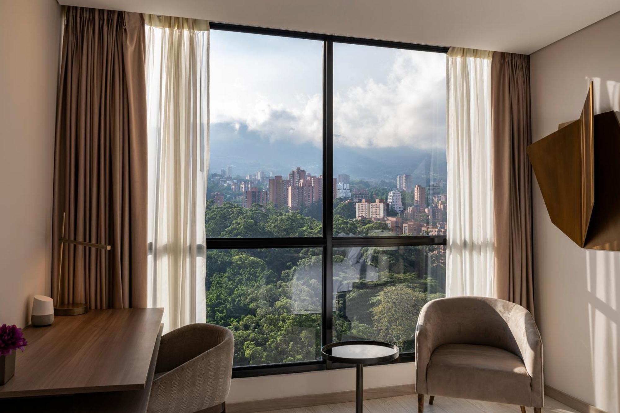 Hotel York Luxury Suites Medellin By Preferred Экстерьер фото View from a room