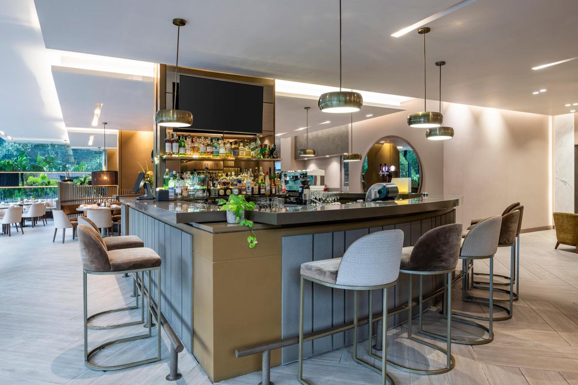 Hotel York Luxury Suites Medellin By Preferred Экстерьер фото The bar at the new lounge